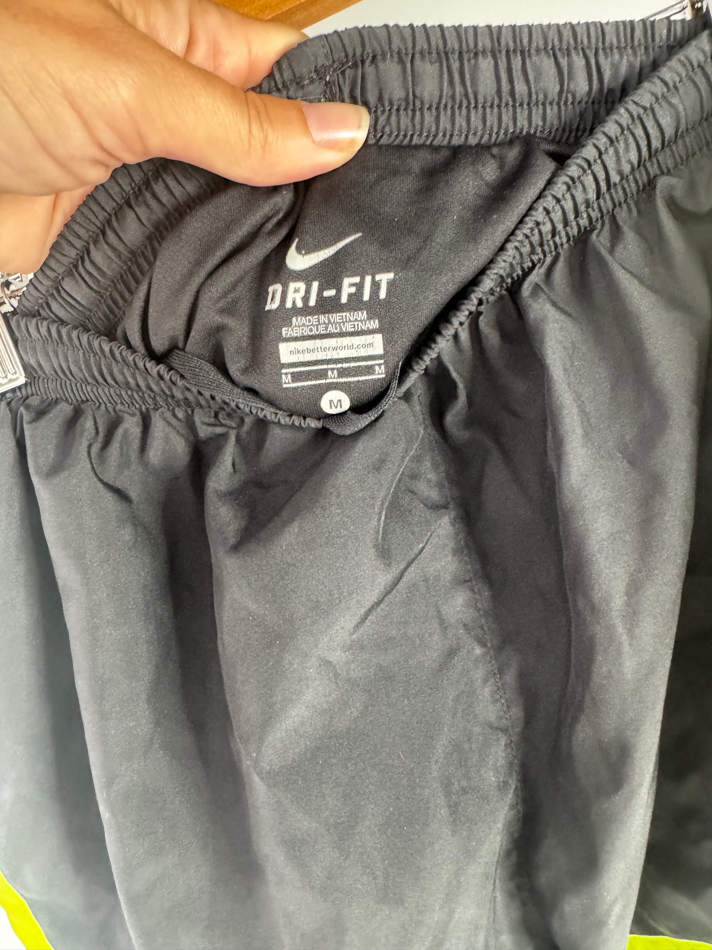 WOMENS MEDIUM - NIKE - JUST REP IT SHORTS