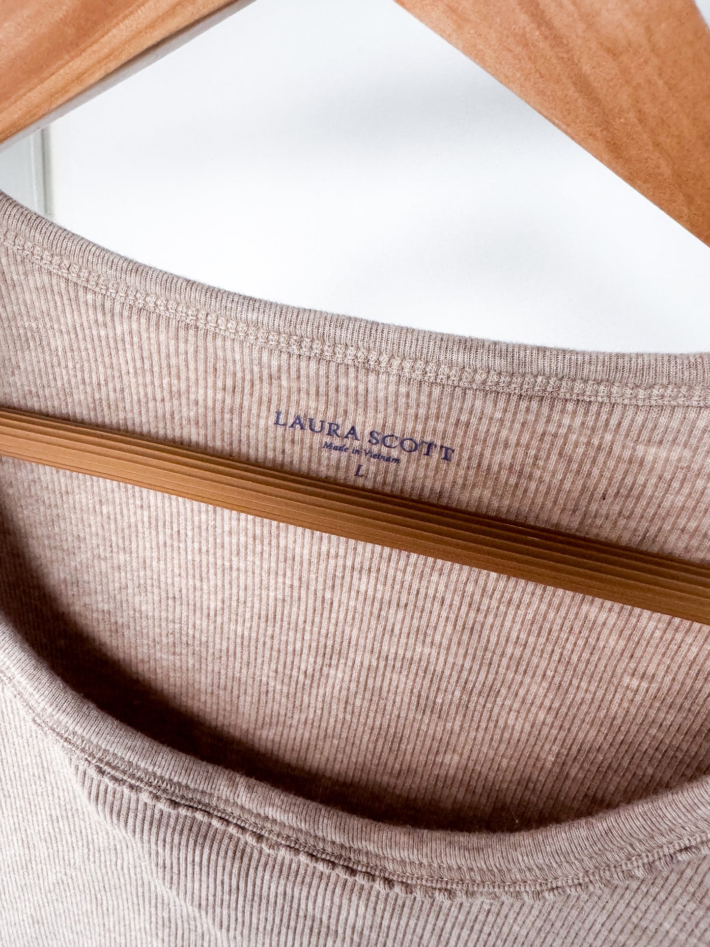 LARGE - LAURA SCOTT - Bass Clef tank