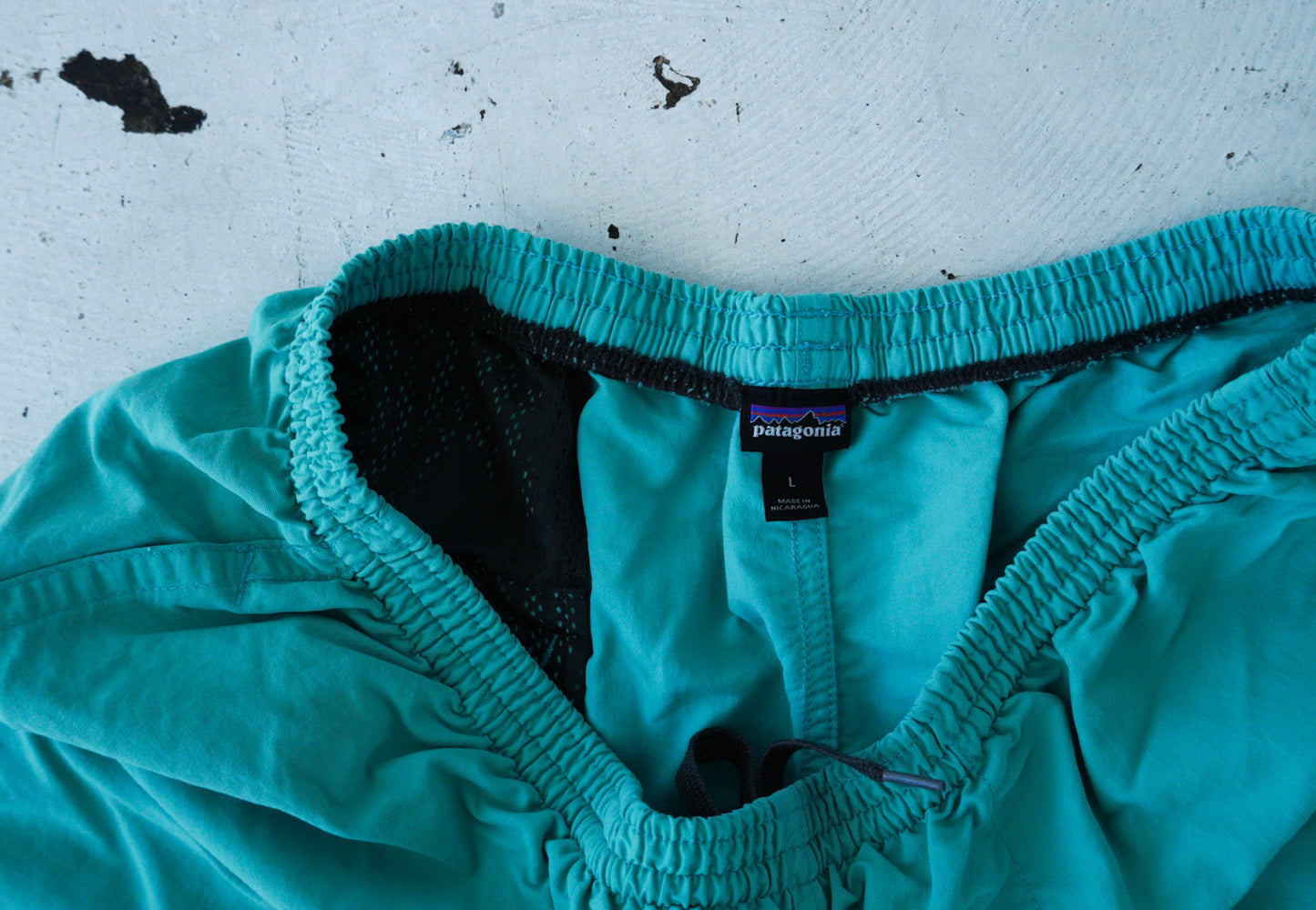 LARGE - PATAGONIA - MENS MARIMBA ATHLETIC SHORTS