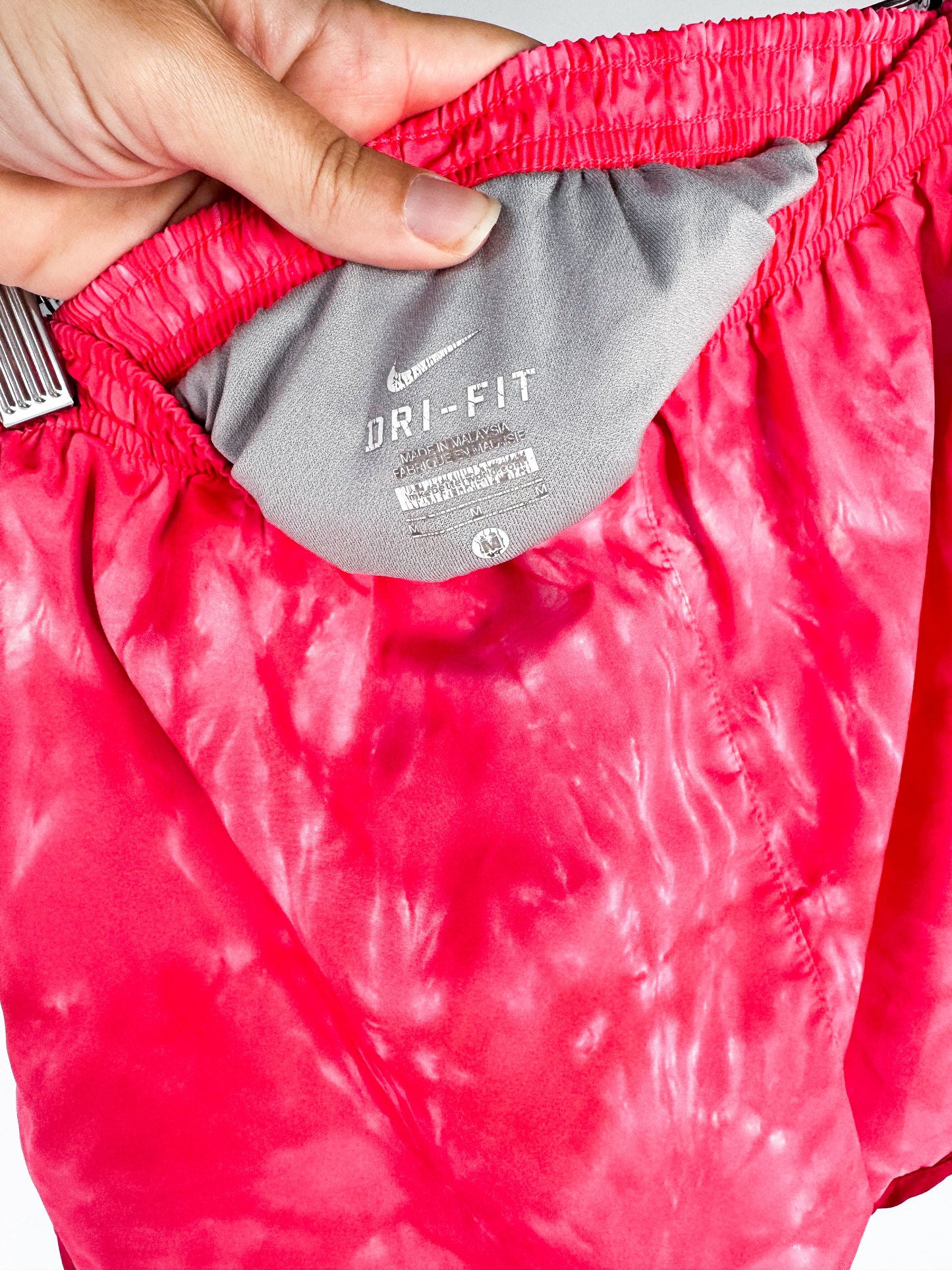 WOMENS MEDIUM - NIKE - JUST REP IT SHORTS