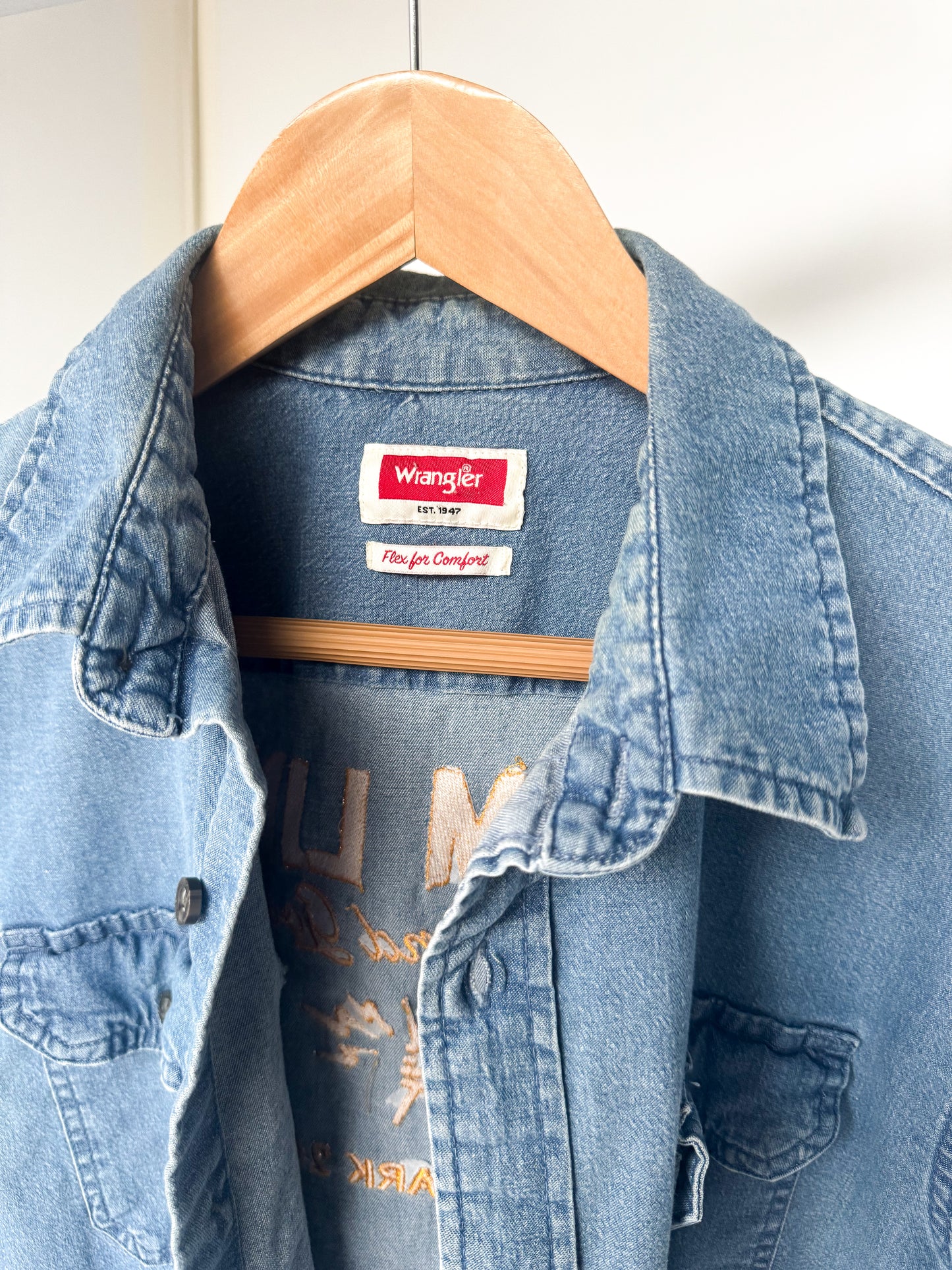 MEDIUM -  WRANGLER - DRUM LINE GOOD TIMES DENIM