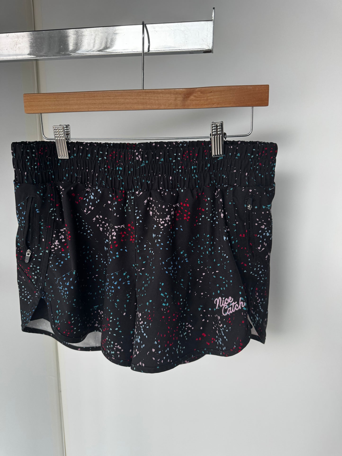 MEDIUM - AVIA - NICE CATCH SHORTS