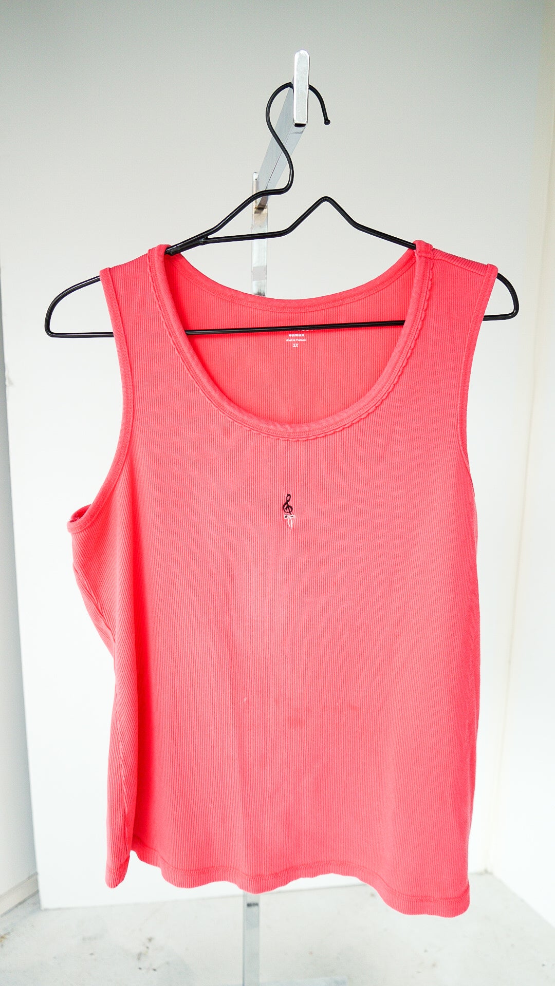 XXLARGE - LAURA SCOTT - Treble Clef with Bow Tank