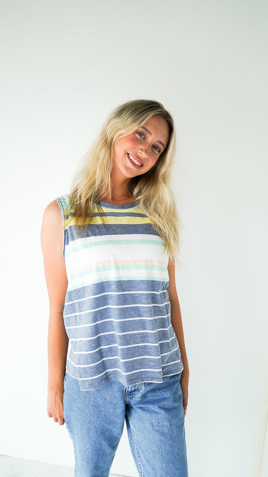 LARGE LEVI'S tank with Flag Design