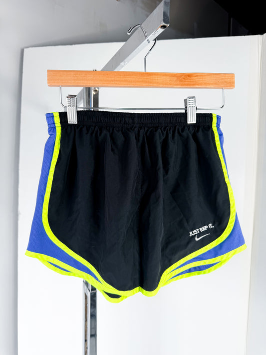 WOMENS MEDIUM - NIKE - JUST REP IT SHORTS