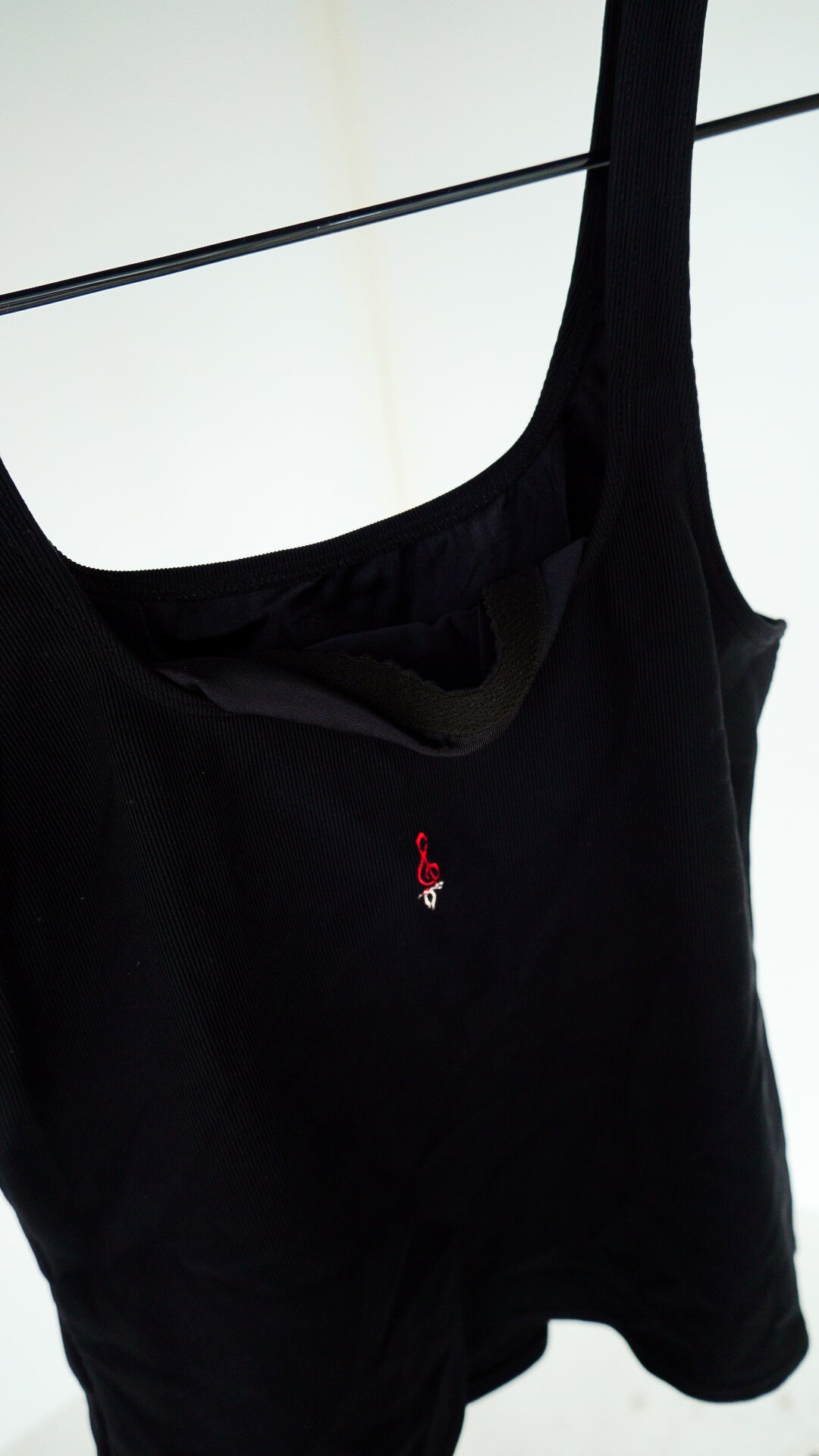LARGE - LAND’S END - Treble Clef with Bow Tank