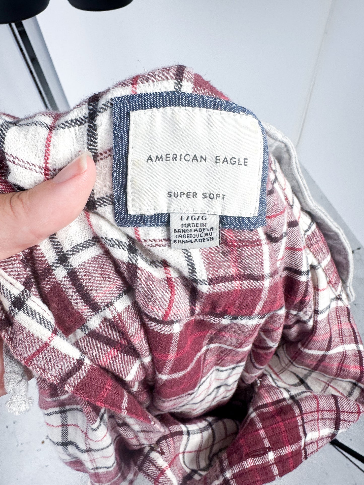 LARGE MENS- AMERICAN EAGLE - SKELTON SHAKO FLANNEL