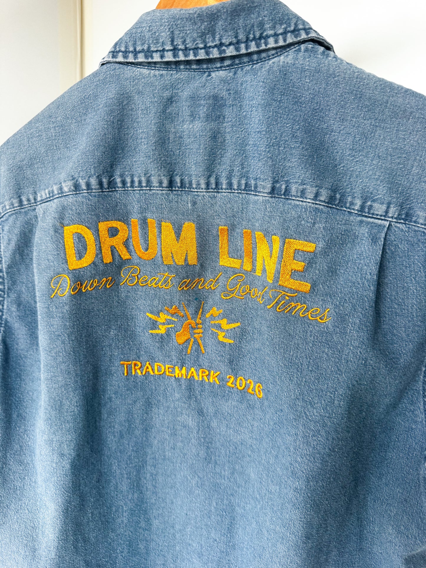 MEDIUM -  WRANGLER - DRUM LINE GOOD TIMES DENIM