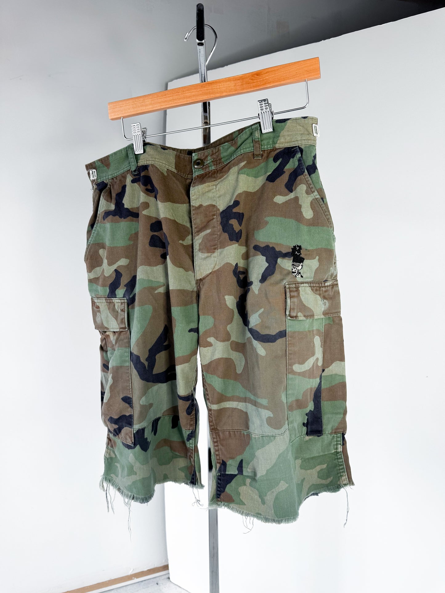 MENS LARGE/XL - CAMO - SKELETON SHAKO SHORTS
