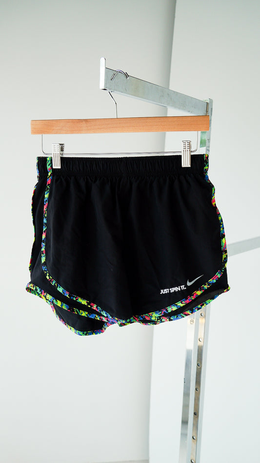 MEDIUM - NIKE - JUST SPIN IT SHORTS