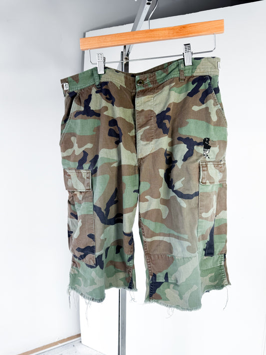 MENS LARGE/XL - CAMO - SKELETON SHAKO SHORTS