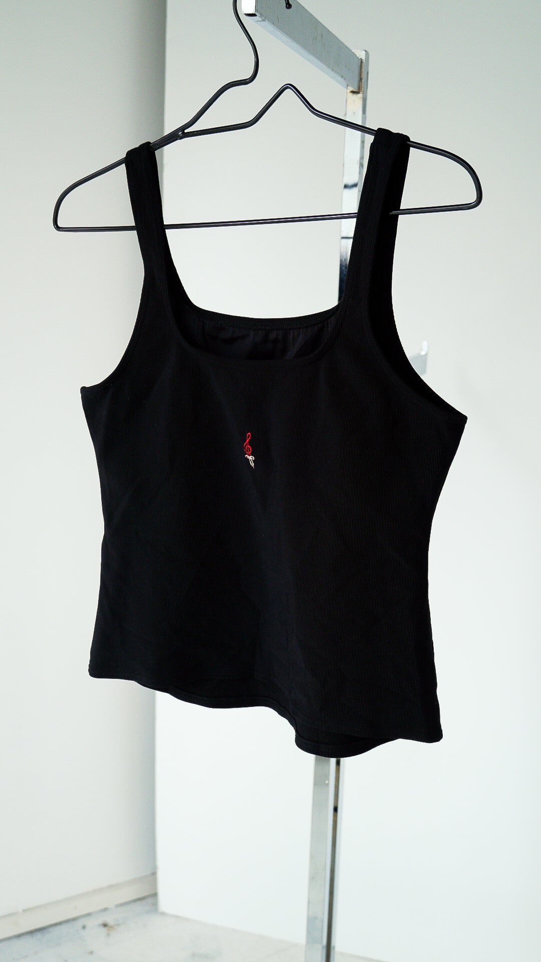 LARGE - LAND’S END - Treble Clef with Bow Tank