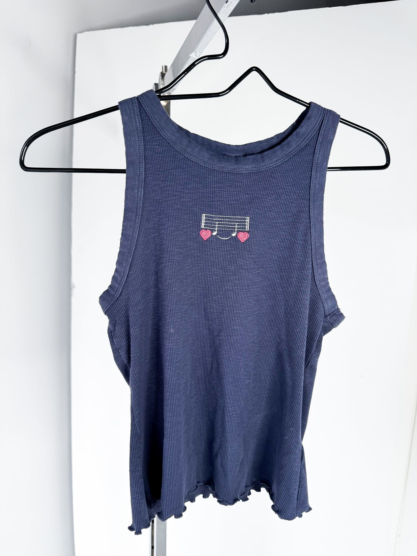 WOMENS MEDIUM - OLD NAVY - NOTE SMILES TANK
