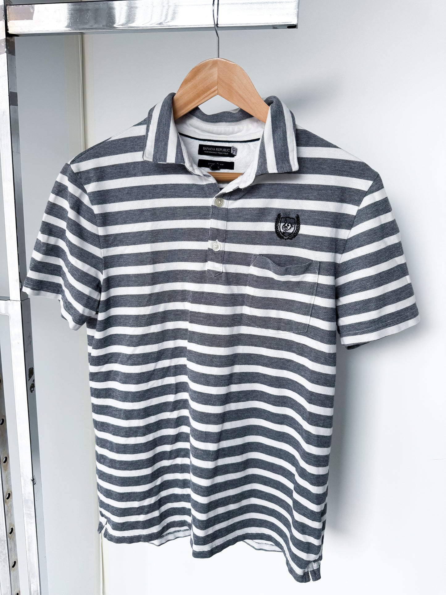 MEDIUM - BANANA REPUBLIC - MUSIC CREST POLO
