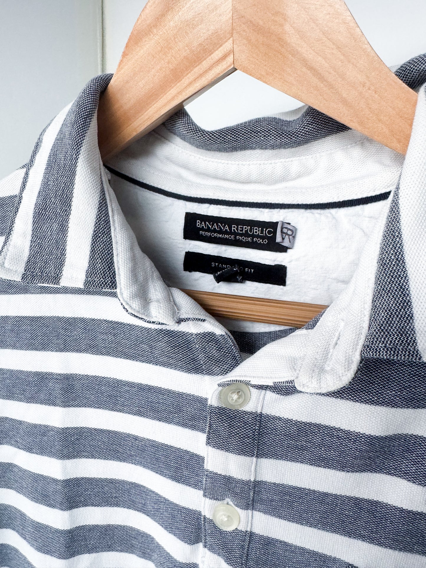 MEDIUM - BANANA REPUBLIC - MUSIC CREST POLO
