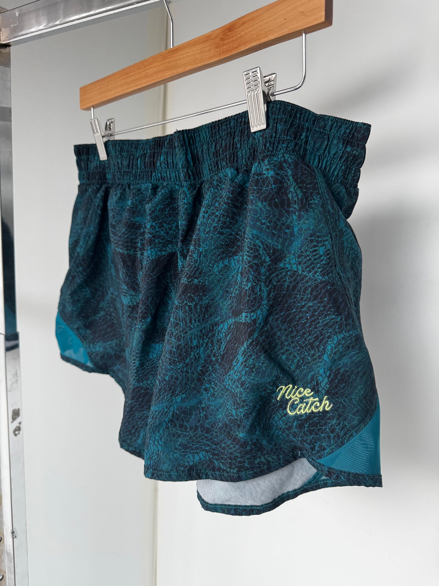 LARGE - ALL IN MOTION - NICE CATCH SHORTS