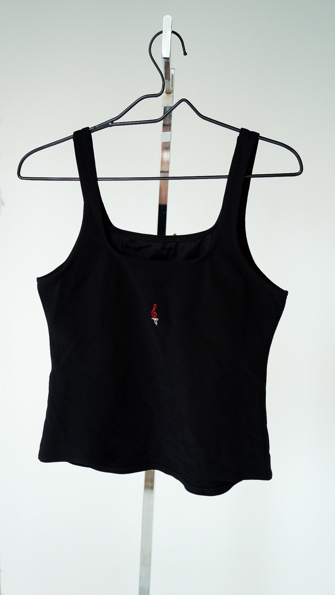 LARGE - LAND’S END - Treble Clef with Bow Tank