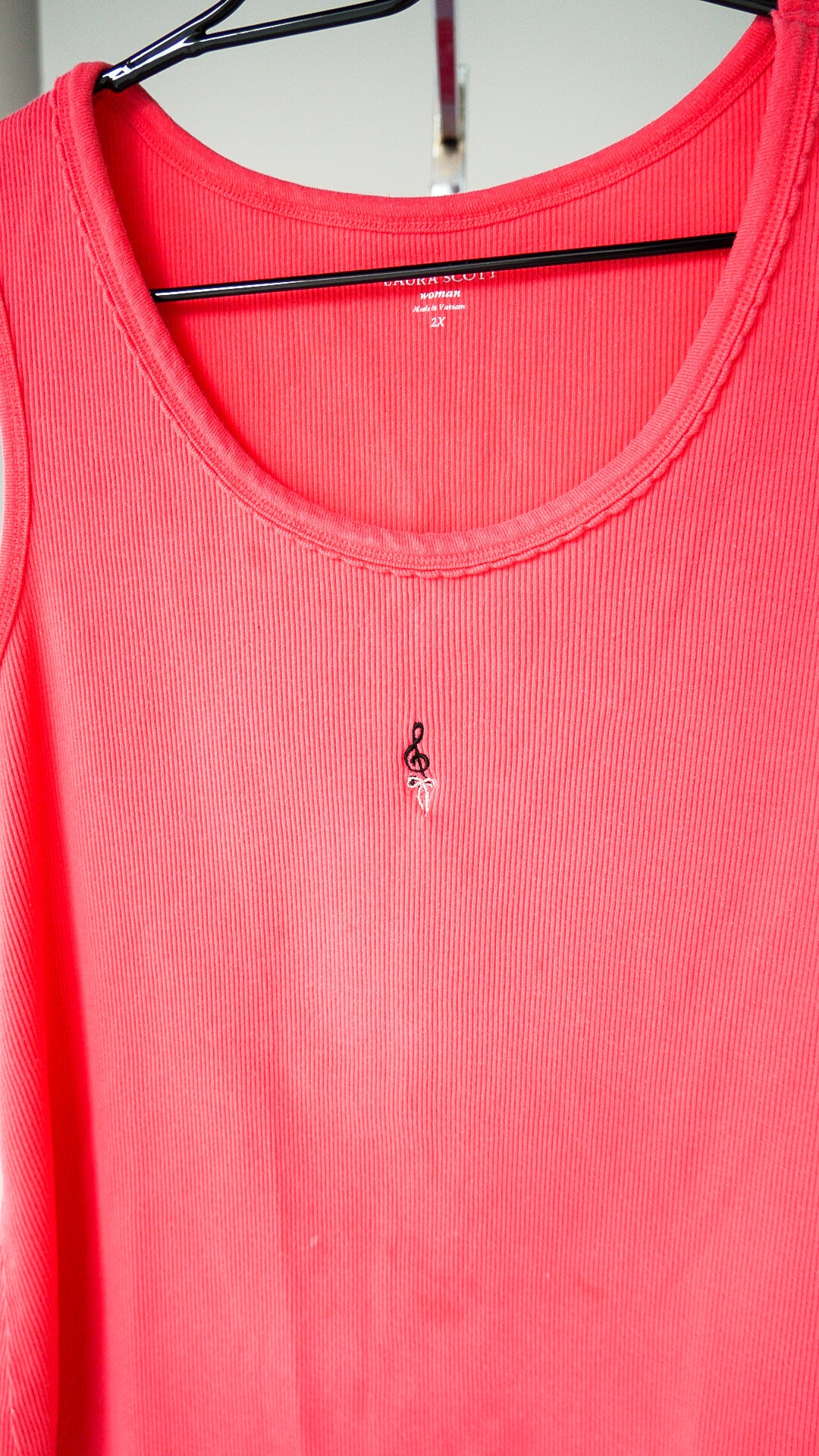 XXLARGE - LAURA SCOTT - Treble Clef with Bow Tank