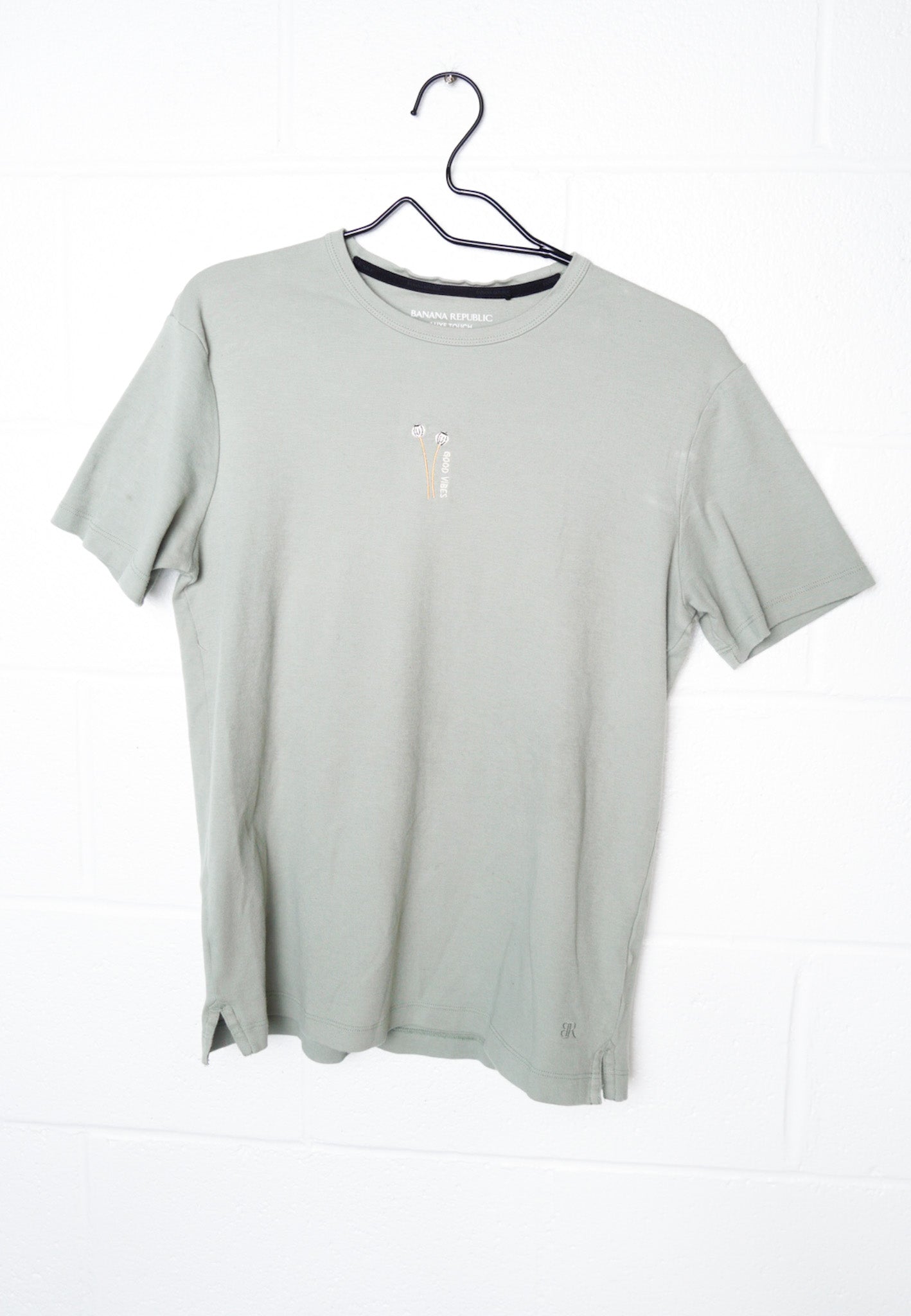 SMALL -BANANA REPUBLIC - PERCUSSION GOOD VIBES TEE