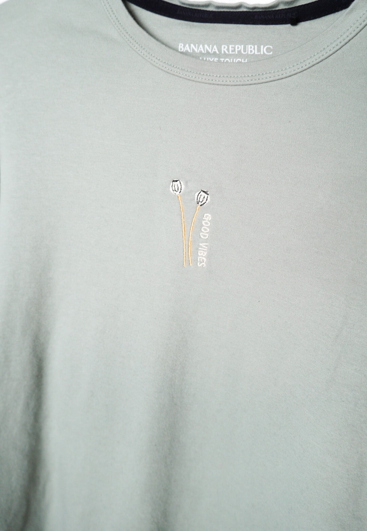 SMALL -BANANA REPUBLIC - PERCUSSION GOOD VIBES TEE