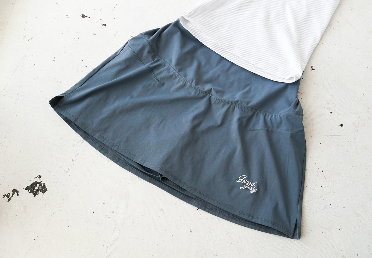 XLARGE - OLD NAVY ACTIVE - GUARD GIRLY SKIRT