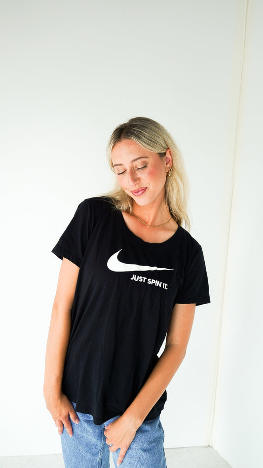 LARGE -NIKE-  “Just Spin It” Design