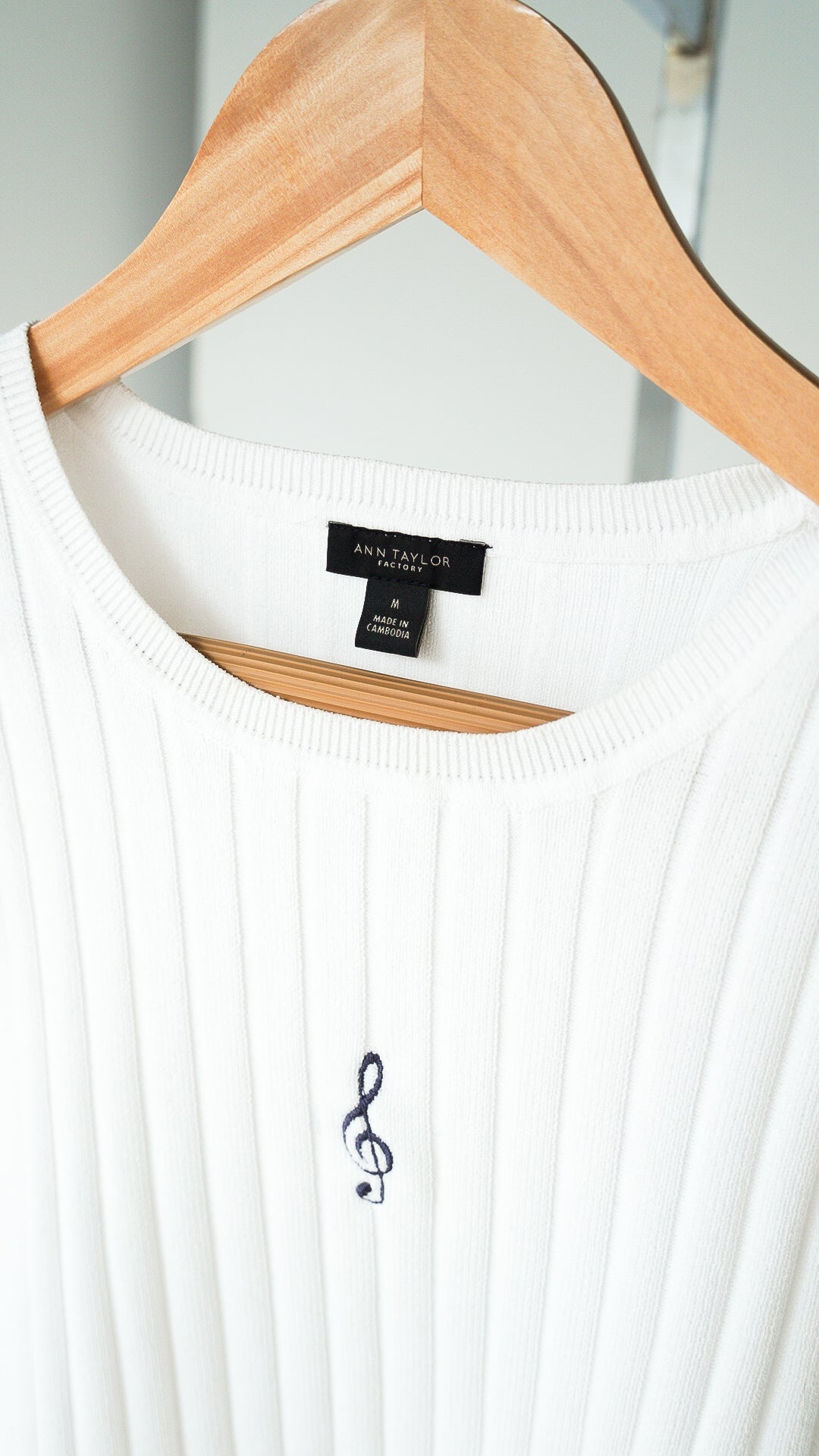 MEDIUM - ANN TAYLOR - Treble Clef