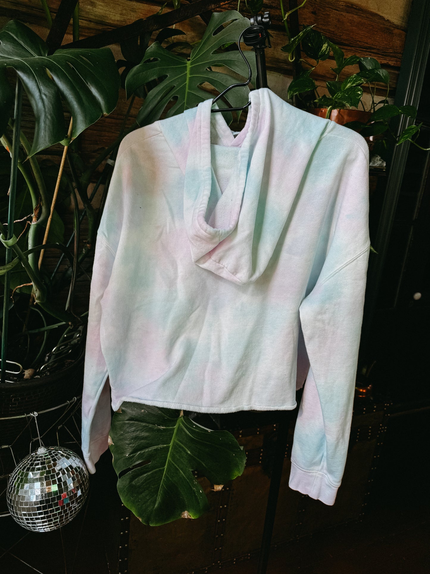 LARGE Tie Dye Cropped Hoodie with "Solid Fives" Design
