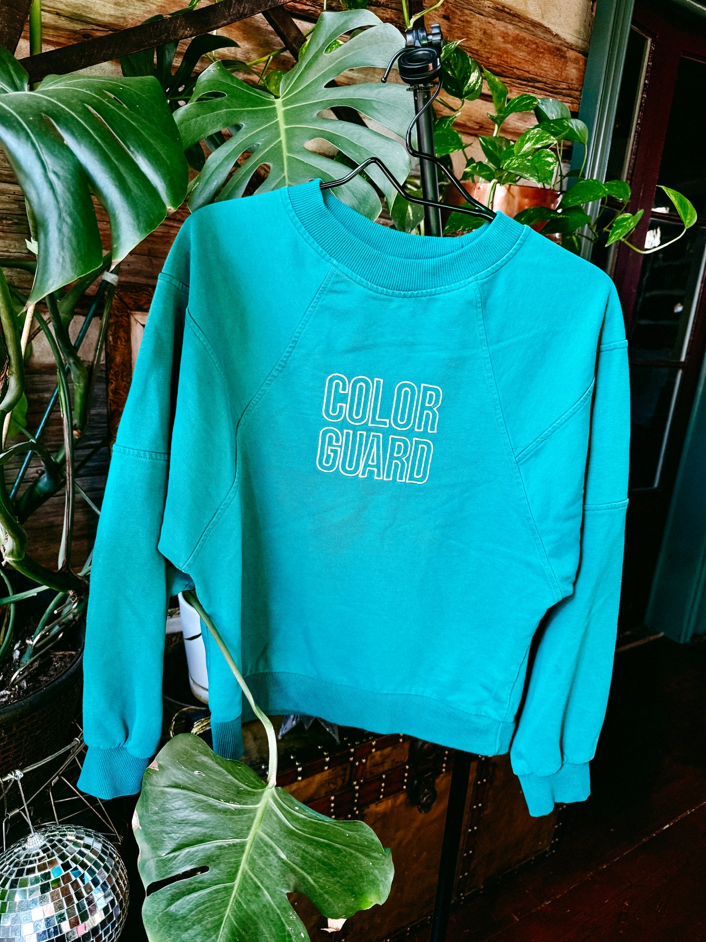 MEDIUM Teal Blue Cropped Crewneck with block "COLOR GUARD" design