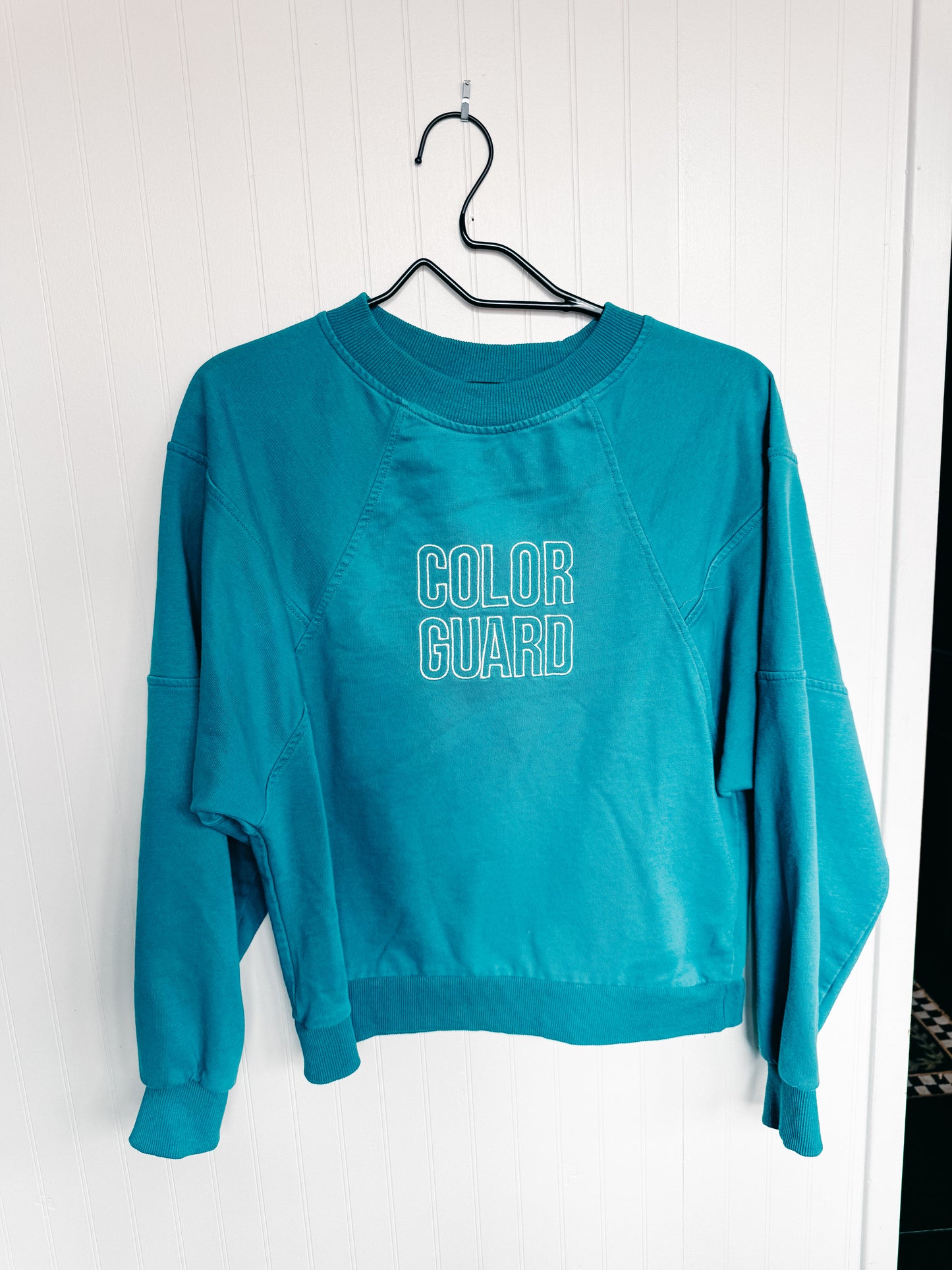 MEDIUM Teal Blue Cropped Crewneck with block "COLOR GUARD" design