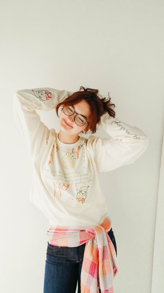 PLAY IN TUNE CHRISTMAS GARLAND LONG SLEEVE TSHIRT